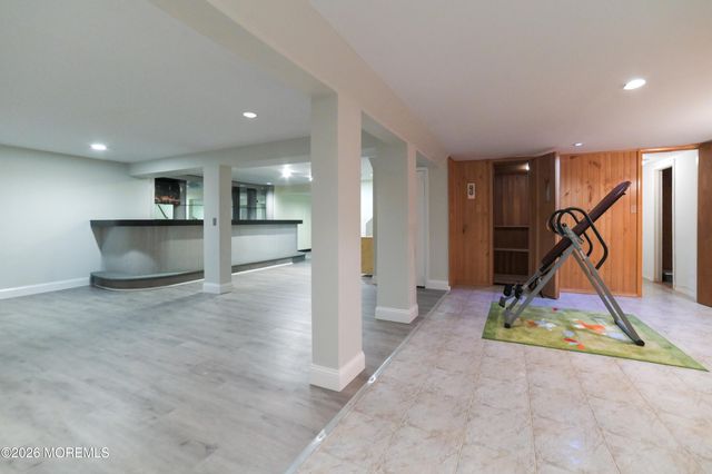 10 Mitchell Court, Marlboro, NJ 07746