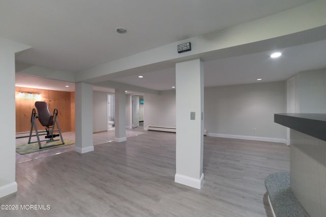 10 Mitchell Court, Marlboro, NJ 07746