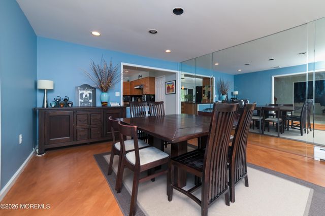 10 Mitchell Court, Marlboro, NJ 07746