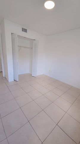 3640 N 56th Avenue 412, Hollywood, FL 33021