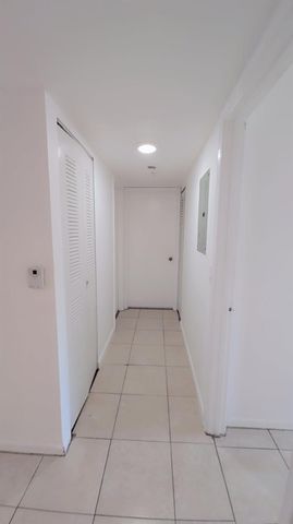 3640 N 56th Avenue 412, Hollywood, FL 33021