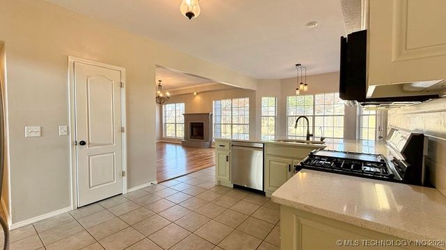 4604 W Quincy Street, Broken Arrow, OK 74012