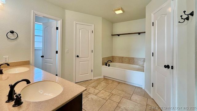 4604 W Quincy Street, Broken Arrow, OK 74012