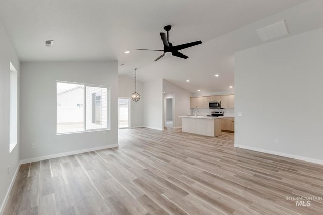 16309 Fill Ave, Caldwell, ID 83607