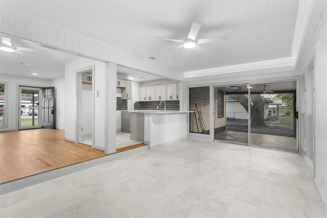 2222 N Grand Boulevard, Pearland, TX 77581