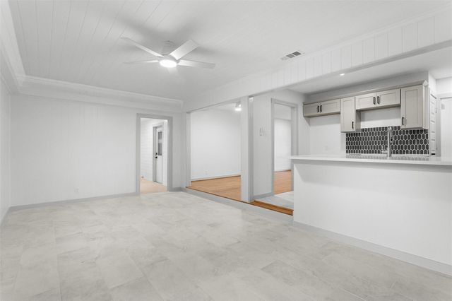 2222 N Grand Boulevard, Pearland, TX 77581