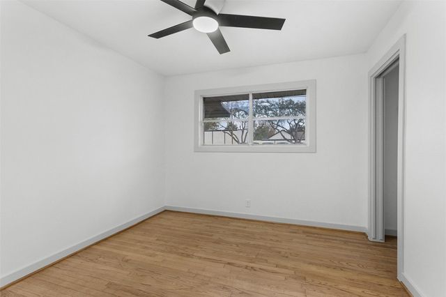 2222 N Grand Boulevard, Pearland, TX 77581