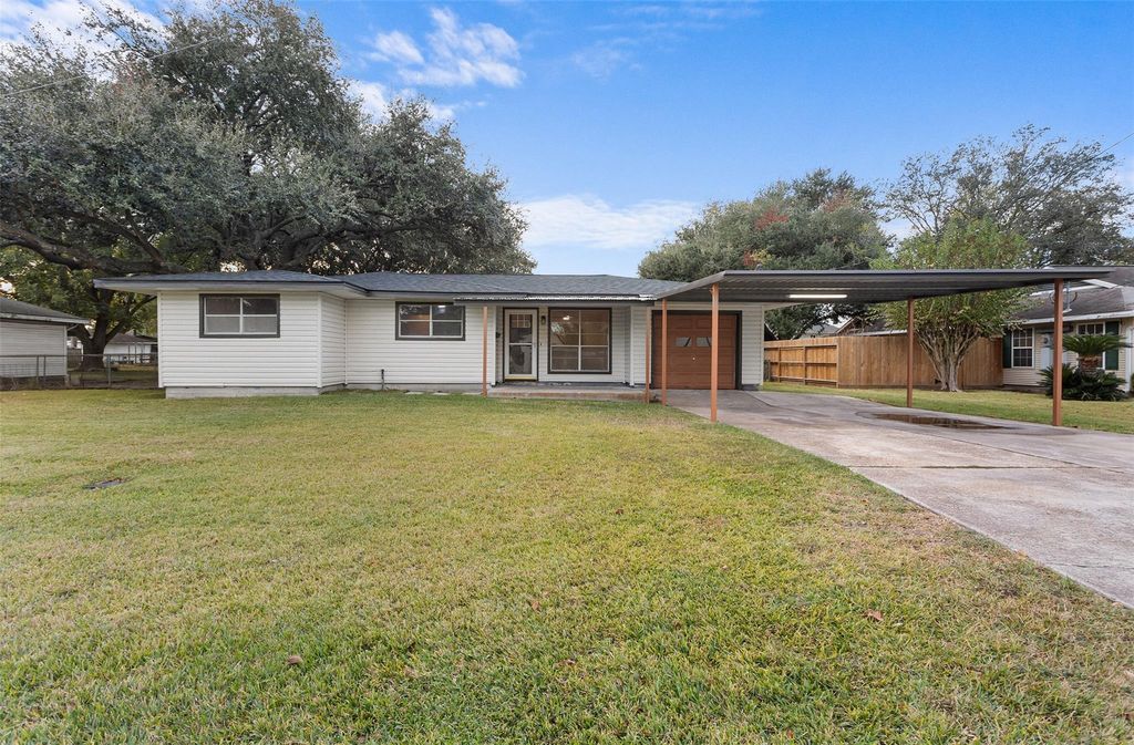 2222 N Grand Boulevard, Pearland, TX 77581