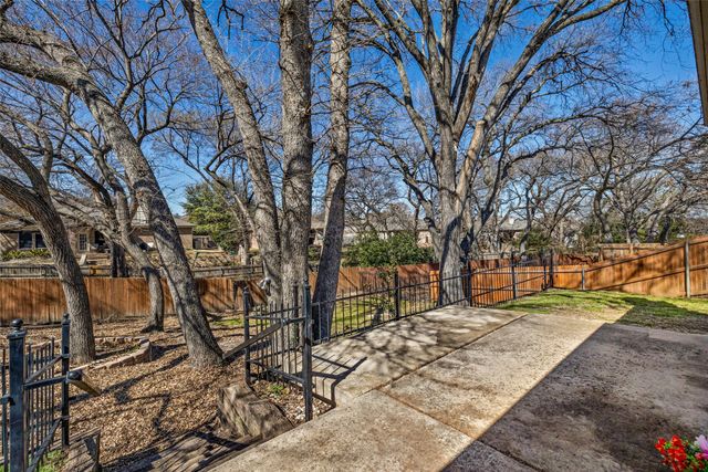 2314 Summer Brook Drive, Weatherford, TX 76087