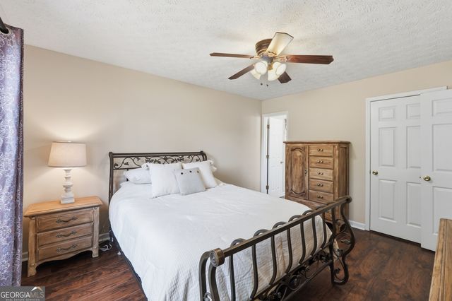 216 Whispering Pine Circle NE, White, GA 30184