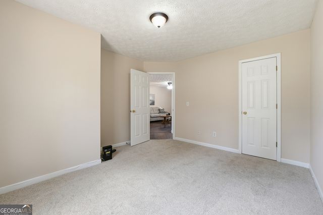 216 Whispering Pine Circle NE, White, GA 30184