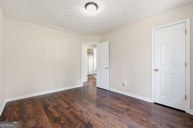 216 Whispering Pine Circle NE, White, GA 30184