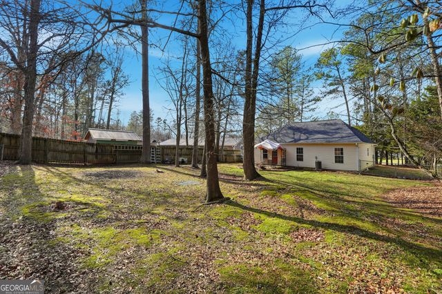 216 Whispering Pine Circle NE, White, GA 30184