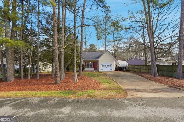 216 Whispering Pine Circle NE, White, GA 30184