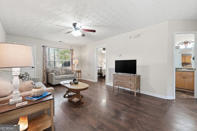 216 Whispering Pine Circle NE, White, GA 30184