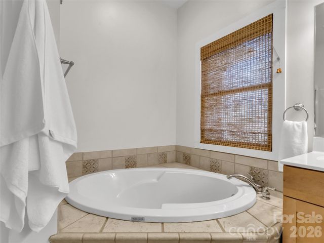 523 Brandywine Road, Waynesville, NC 28786