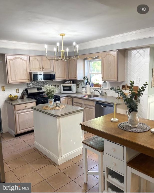 14 MILL CT, Sicklerville, NJ 08081