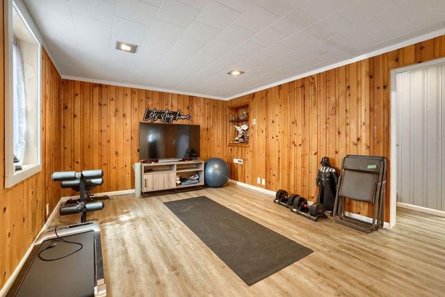 2550 Aldine Street, Roseville, MN 55113
