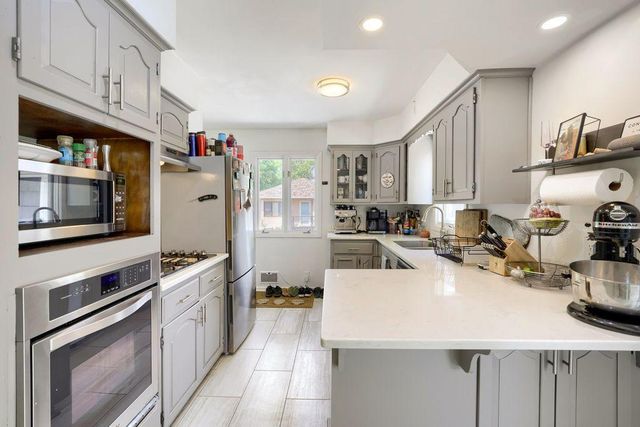 2550 Aldine Street, Roseville, MN 55113