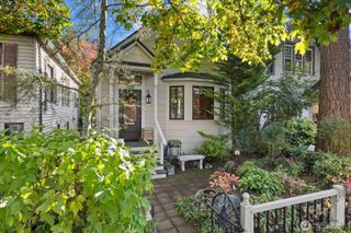 206 25th Avenue S, Seattle, WA 98144
