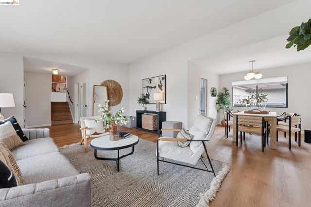 5200 Pinecrest Drive, Oakland, CA 94605