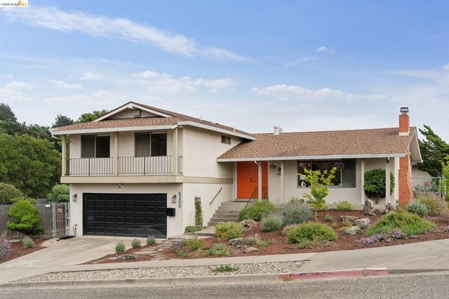 5200 Pinecrest Drive, Oakland, CA 94605
