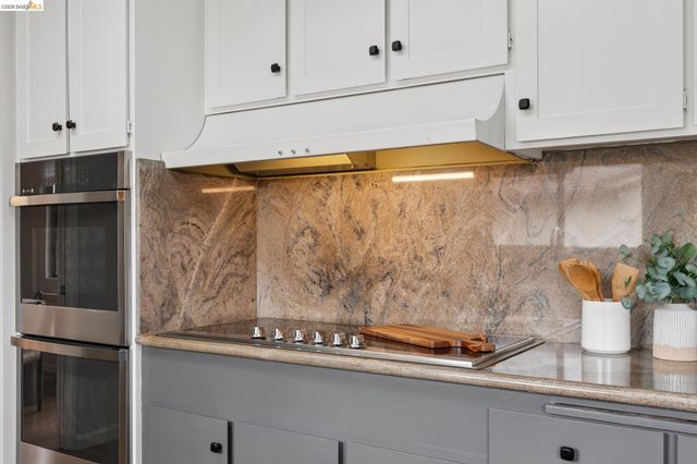 5200 Pinecrest Drive, Oakland, CA 94605