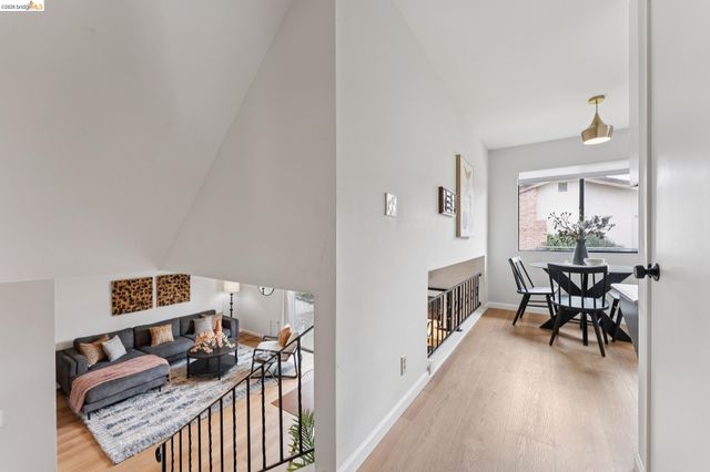 5200 Pinecrest Drive, Oakland, CA 94605