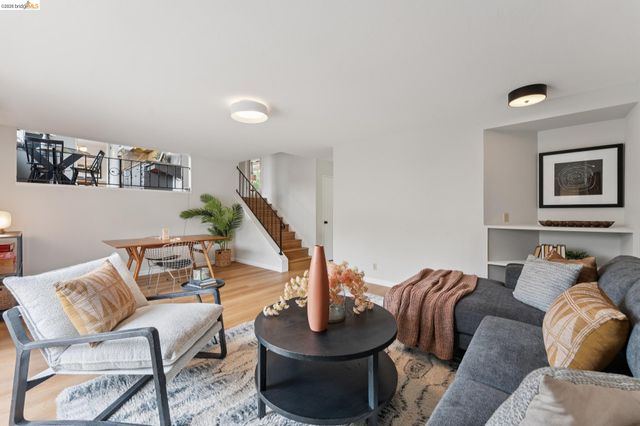 5200 Pinecrest Drive, Oakland, CA 94605