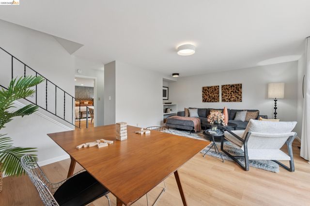 5200 Pinecrest Drive, Oakland, CA 94605