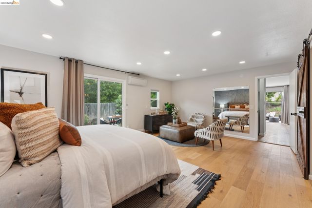 5200 Pinecrest Drive, Oakland, CA 94605