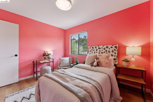 5200 Pinecrest Drive, Oakland, CA 94605