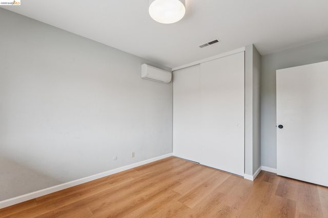 5200 Pinecrest Drive, Oakland, CA 94605