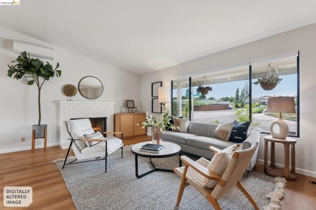 5200 Pinecrest Drive, Oakland, CA 94605