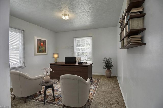 28 St Johns DR, Hampton, VA 23666