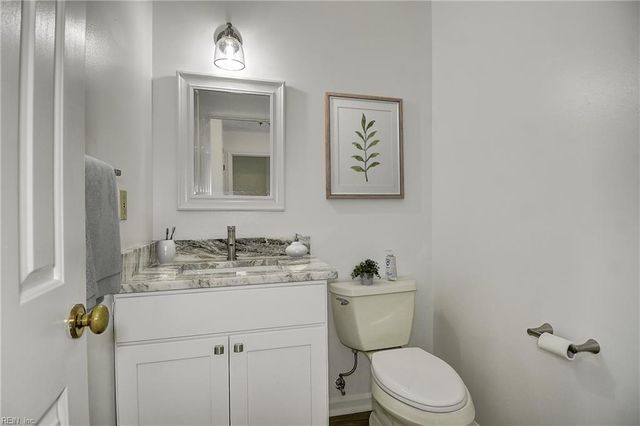 28 St Johns DR, Hampton, VA 23666