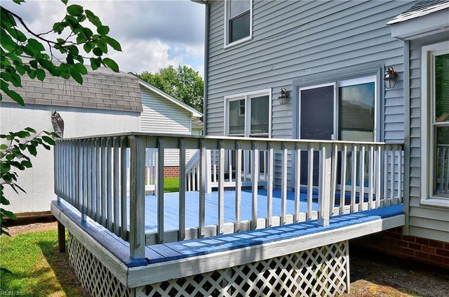 28 St Johns DR, Hampton, VA 23666