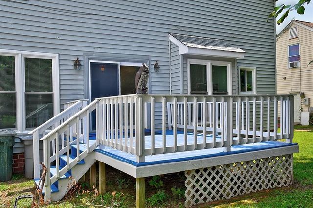 28 St Johns DR, Hampton, VA 23666