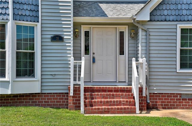 28 St Johns DR, Hampton, VA 23666