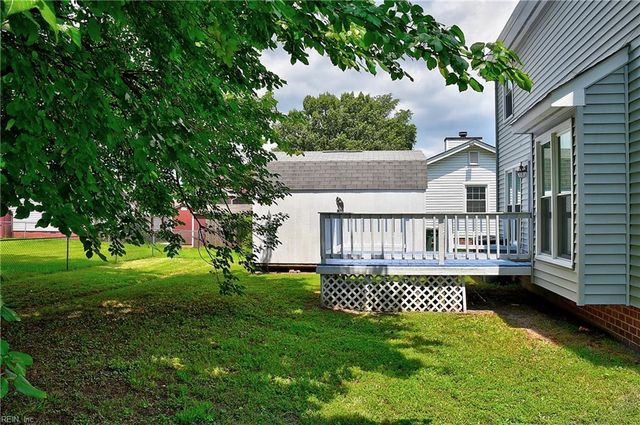 28 St Johns DR, Hampton, VA 23666