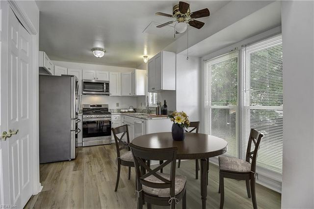 28 St Johns DR, Hampton, VA 23666