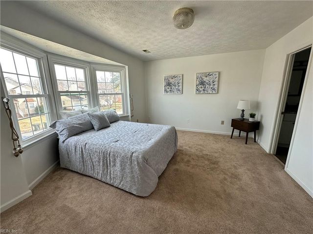 28 St Johns DR, Hampton, VA 23666