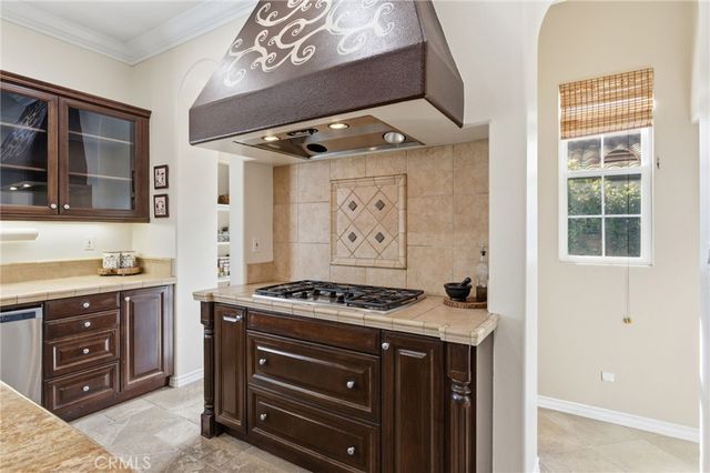 6 Los Olivos, Irvine, CA 92602