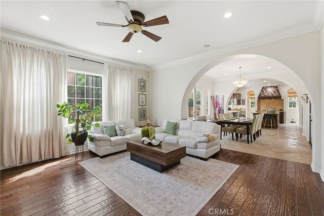 6 Los Olivos, Irvine, CA 92602