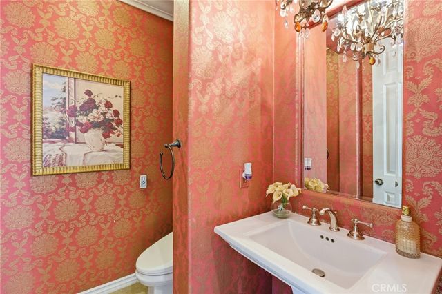 6 Los Olivos, Irvine, CA 92602