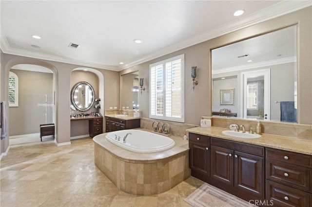 6 Los Olivos, Irvine, CA 92602