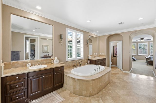 6 Los Olivos, Irvine, CA 92602