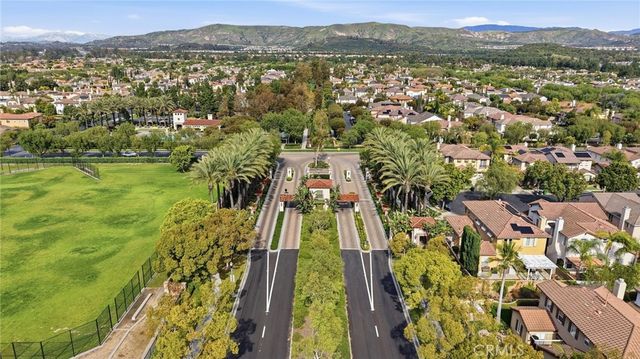 6 Los Olivos, Irvine, CA 92602