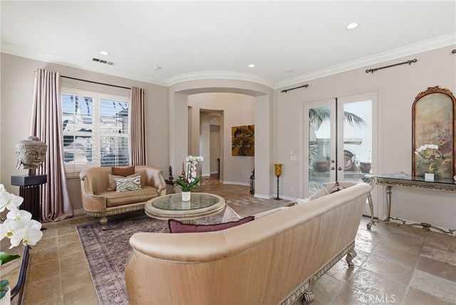 6 Los Olivos, Irvine, CA 92602