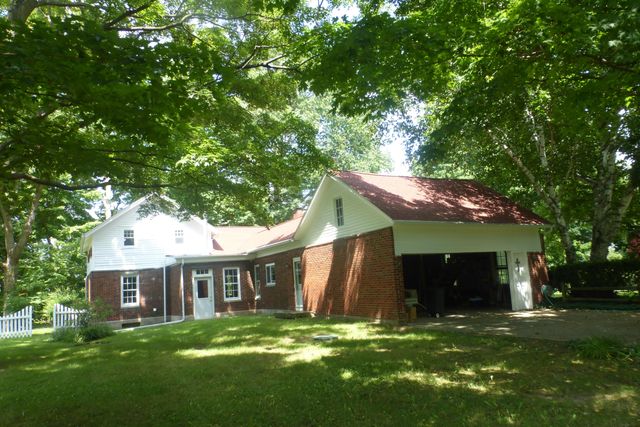 2710 W Winn Road, Niles, MI 49120